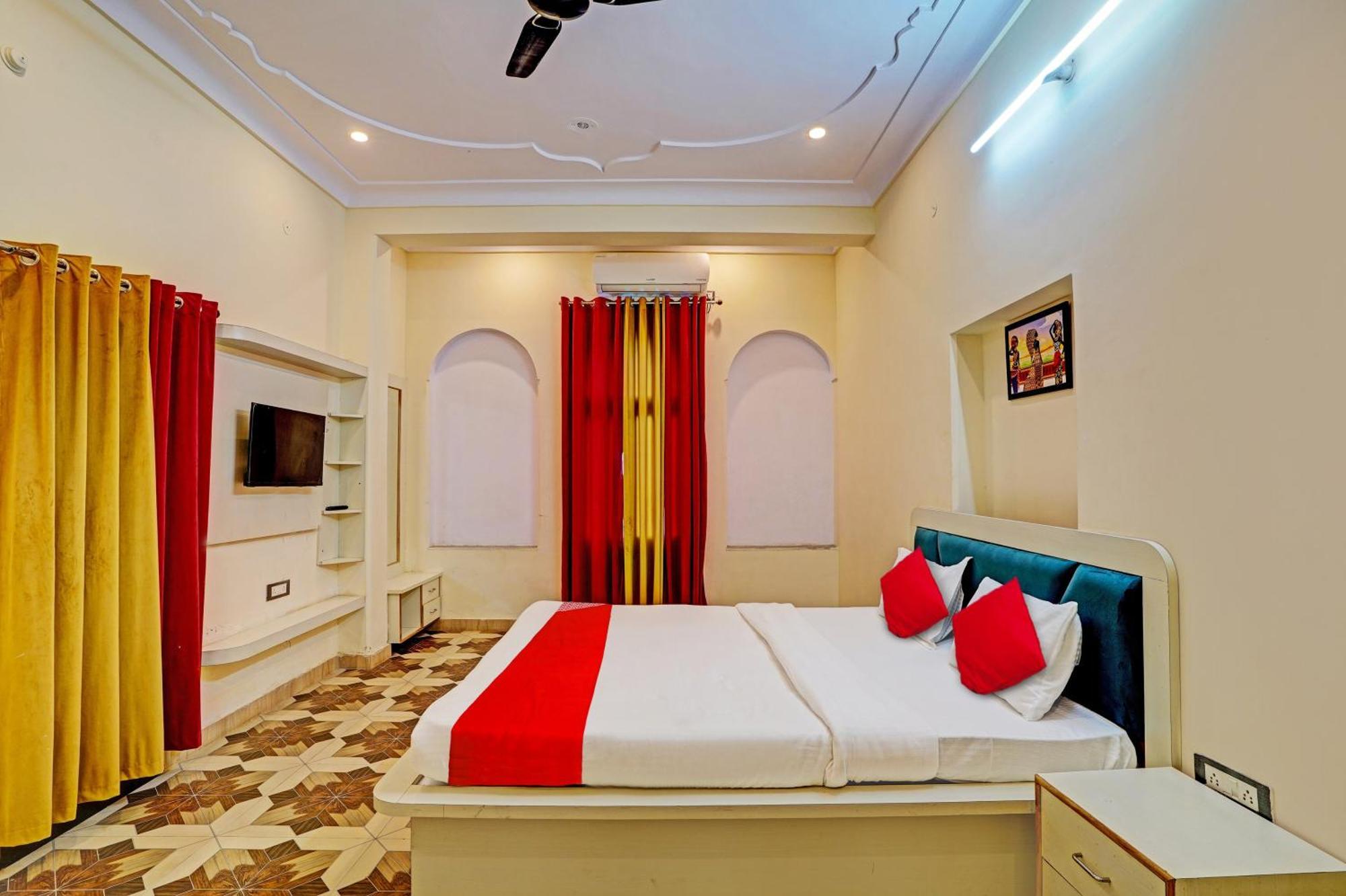 Hotel O Real Out Of The Blue Pushkar Exterior photo